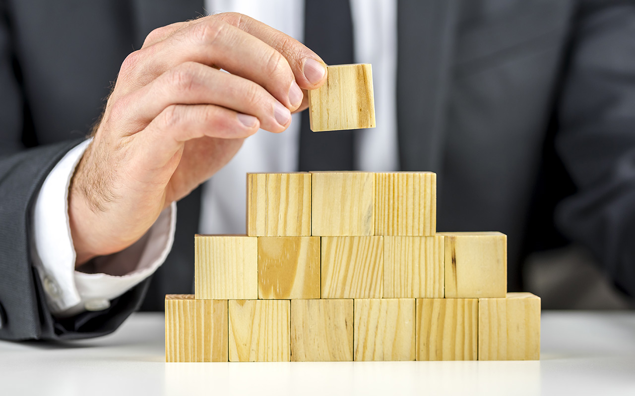 Pyramidales Präsentieren: Was es ist und wie es Ihnen in Projekten helfen kann
